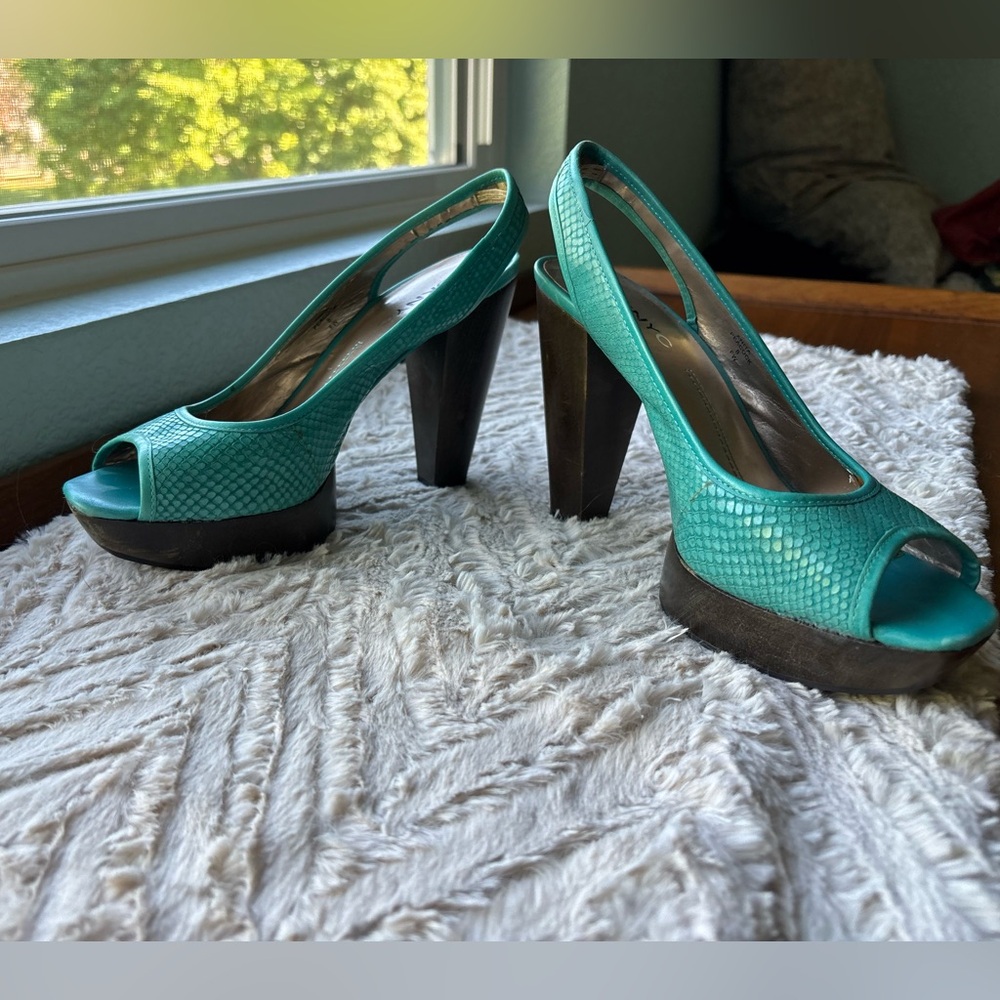 DKNYC, DKNY city “Anita” Turquoise Peep-Toe Slingback Heels, snakeskin,4.25” - Picture 2 of 11